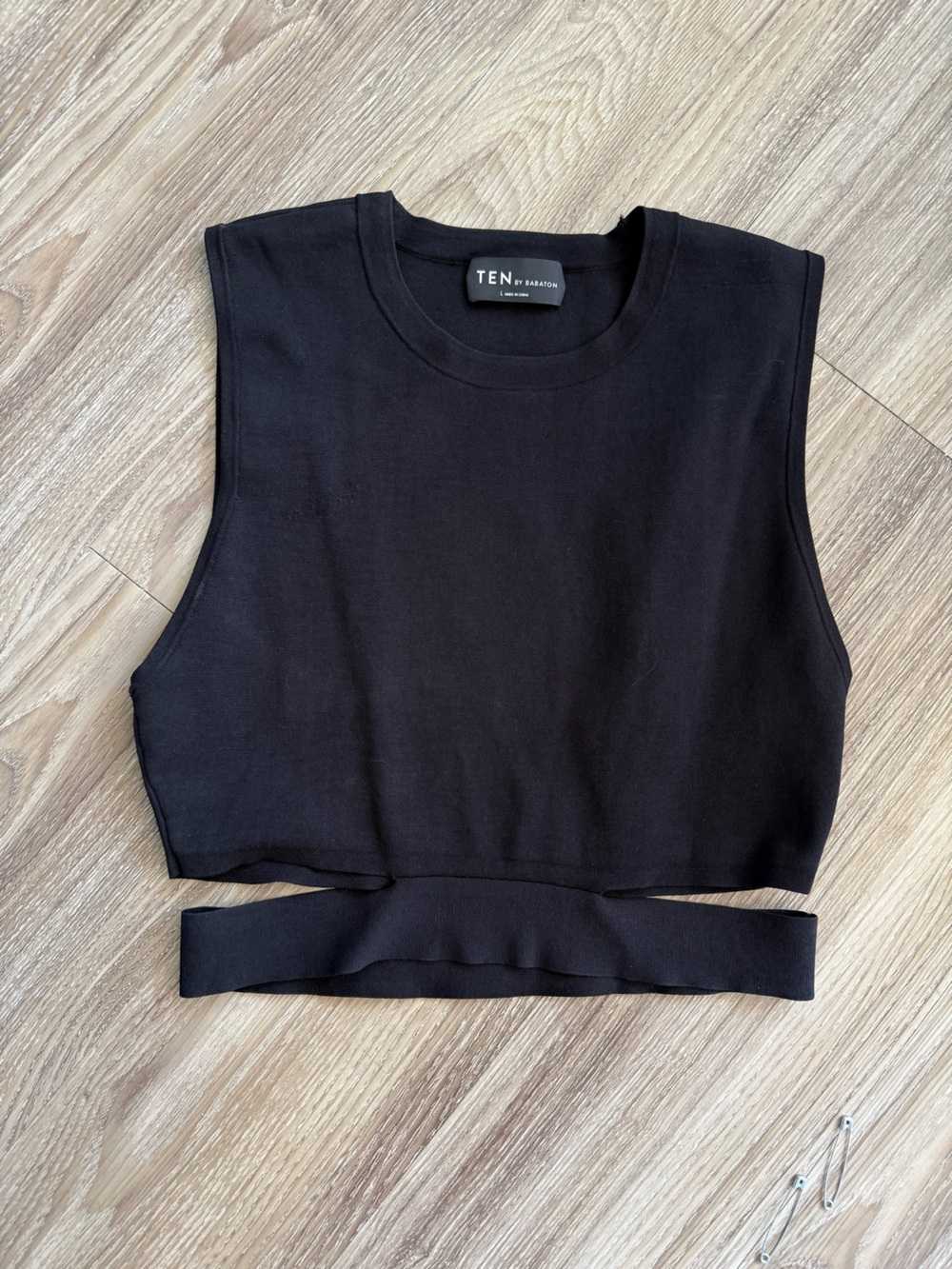 Babaton cut out top